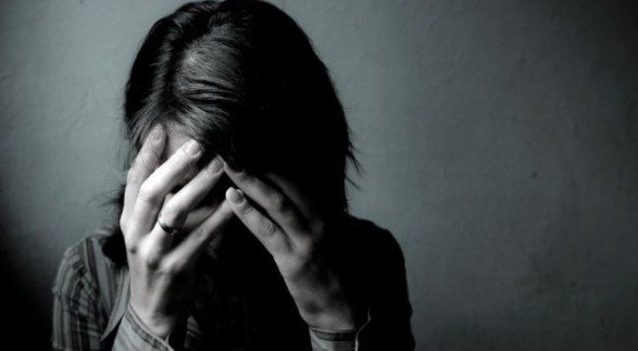 Dhunon gruan para fëmijëve të mitur në veturë – arrestohet 28-vjeçari në Prishtinë