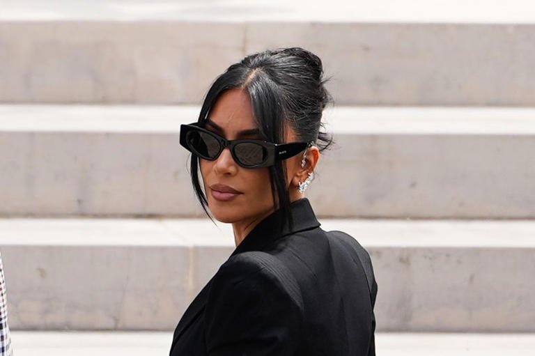 Kim Kardashian tregon tmerrin e grabitjes në Paris përpara Gjykatës