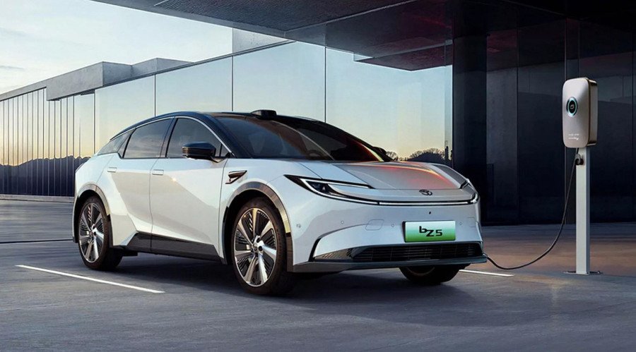 Toyota lanson SUV-in elektrik me gjysmën e çmimit të Teslës