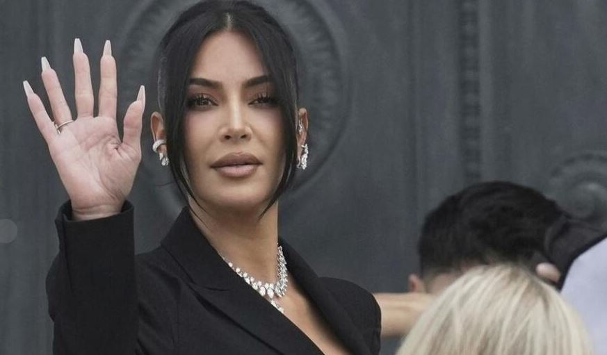 Shpallen fajtorë personat që grabitën Kim Kardashian në Paris