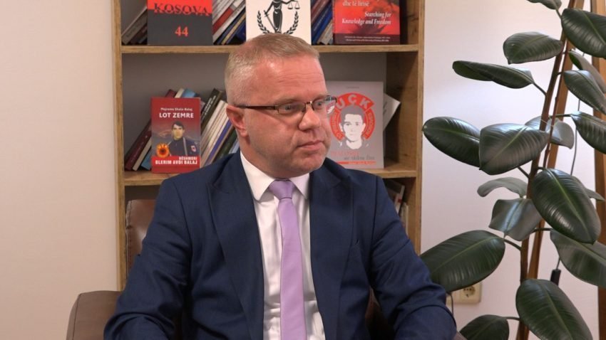 Kërcënimet ndaj presidentes, Bajraktari: Kur janë të vazhdueshme, duhet rishikuar mekanizmat e brendshëm të sigurisë