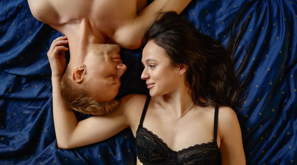 Rrëfim +18, Gruaja: Ka qenë emocionuese t’ia prezantoj të dashurit lodrat e seksit, “role play” dhe pozicionet e pazakonta