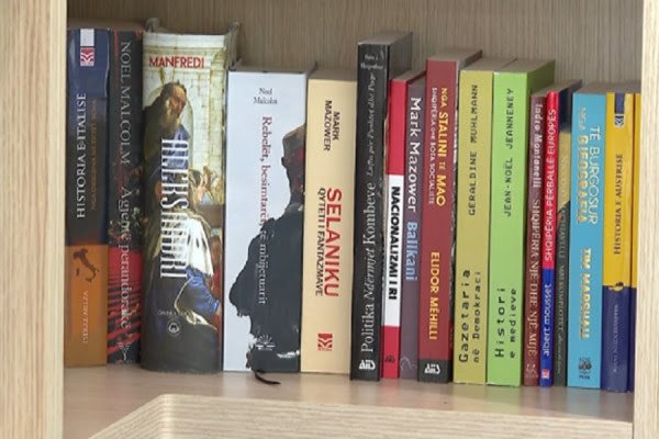 ​Pirateria e librave, shtëpitë botuese ankohen: Kanë vjedhur edhe Kadarenë