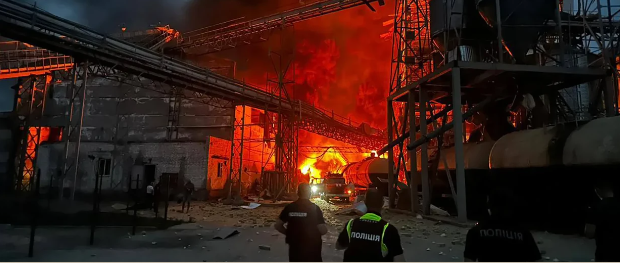Ukrainasit godasin terminalin e naftës në Rusi