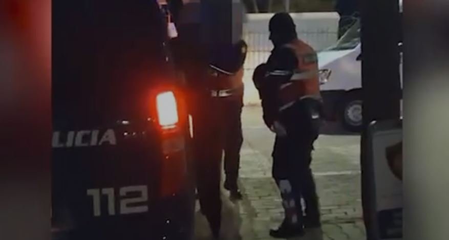 Lëvizte me armë zjarri, prangoset 30-vjeçari në Kukës