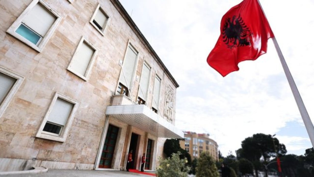 Majlinda Angoni lirohet nga detyra e Prefektes së Shkodrës, lëvizje edhe në disa Ministri