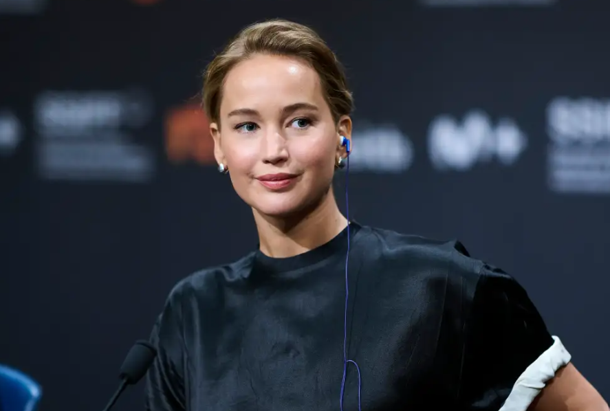Jennifer Lawrence rrëfen jetën e saj sekrete në TikTok: Unë grindem në seksionin e komenteve!