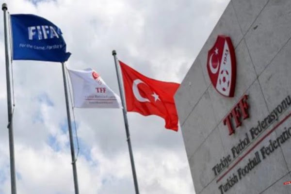 ​Skandal në futbollin turk: Arrestohen 17 gjyqtarë dhe një president klubi