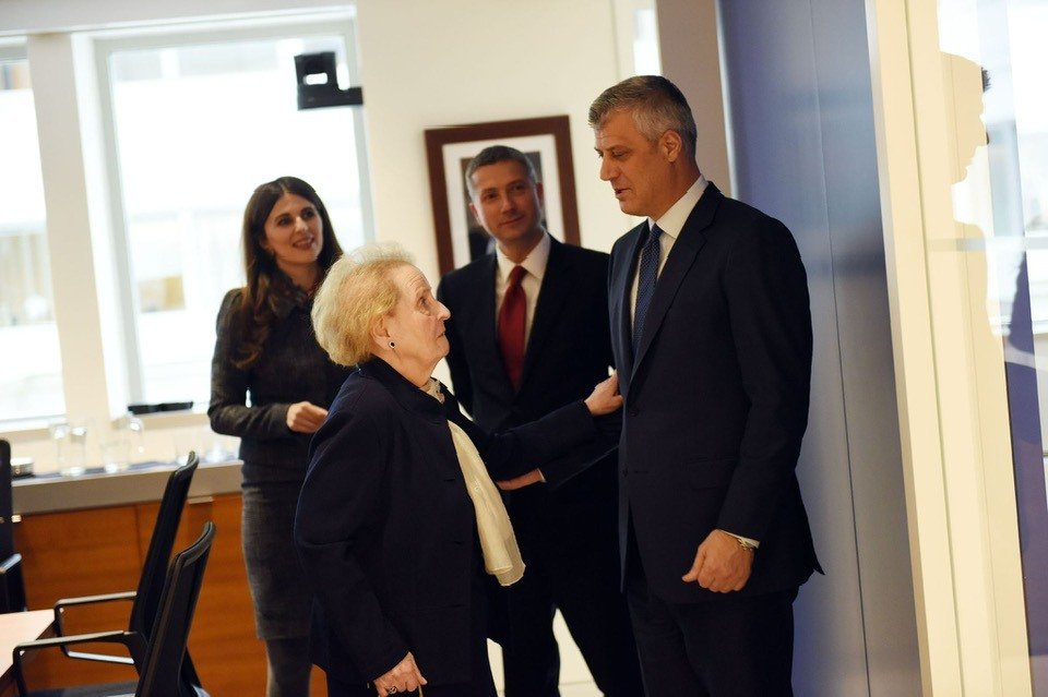 Çitaku citon Hillin: I vetmi njeri që më ka thënë se Thaçi po i thyen ligjet ishte Milosheviqi