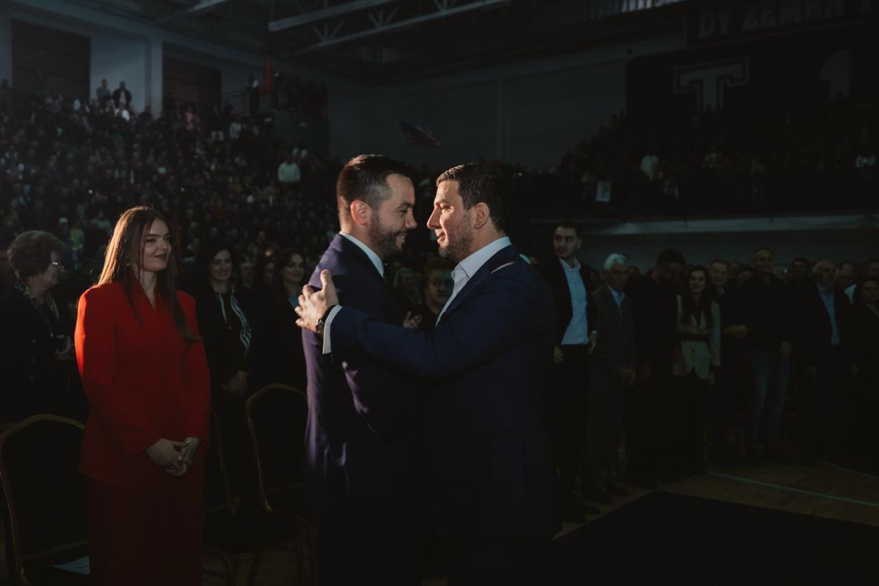 Reagon Memli Krasniqi: Mirënjohje për yllin e fushatës, Arian Tahiri – i vetëm përballë aparatit shtetëror