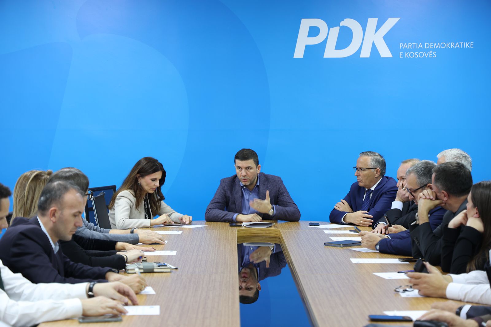 Çitaku kërkon hetim të parregullsive në Mitrovicë