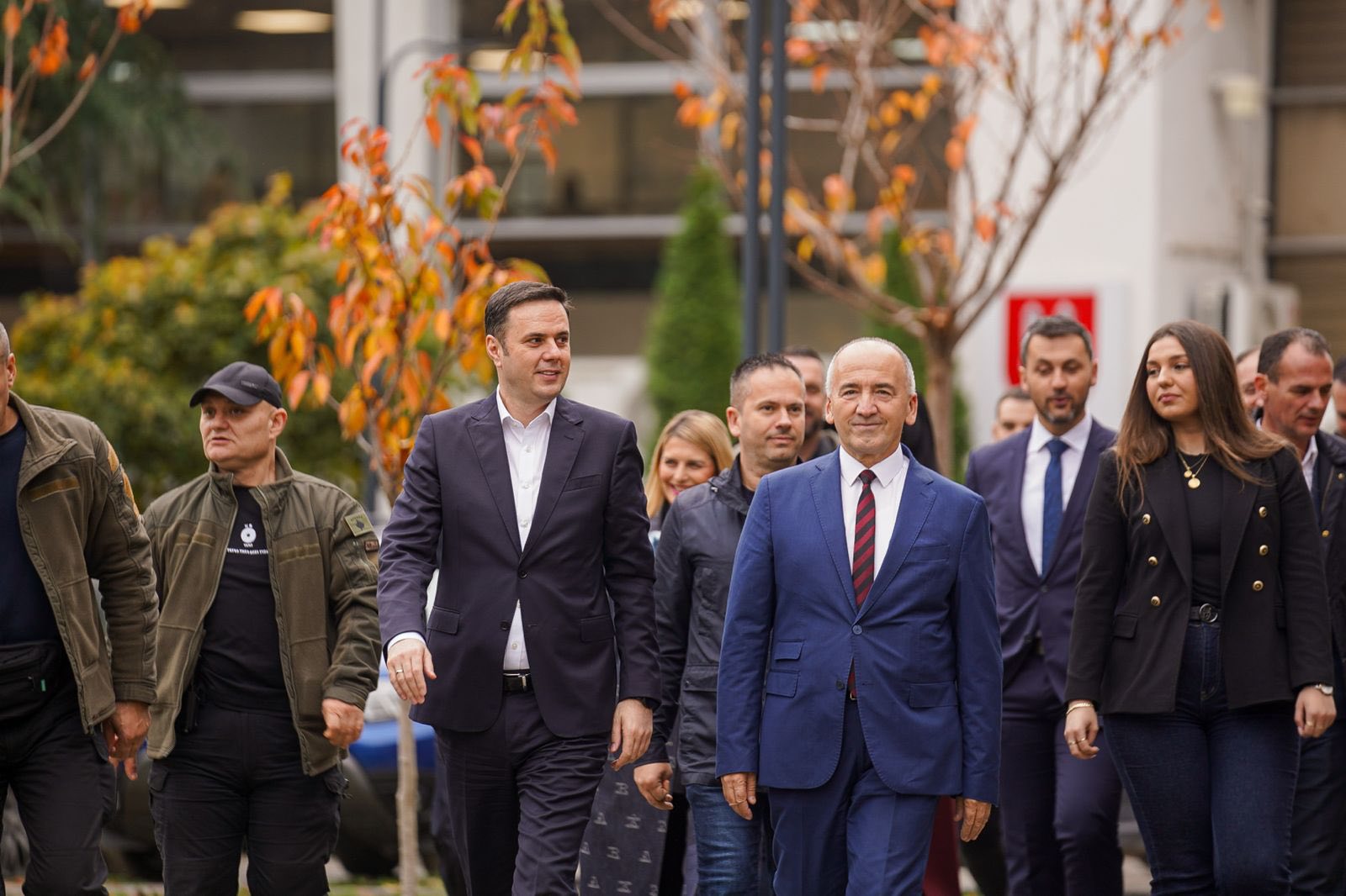 Abdixhiku shkon në Pejë, uron Gazin për fitoren: I dhanë përgjigje populizmit e kryepopulistit belaxhi 