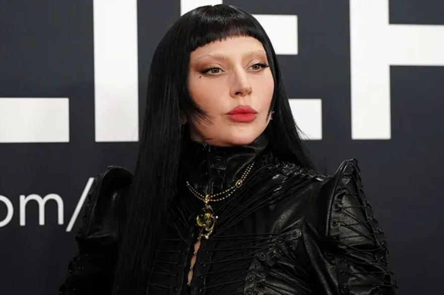 “Më çoi buzë humnerës”/ Lady Gaga flet për betejën me shëndetin mendor