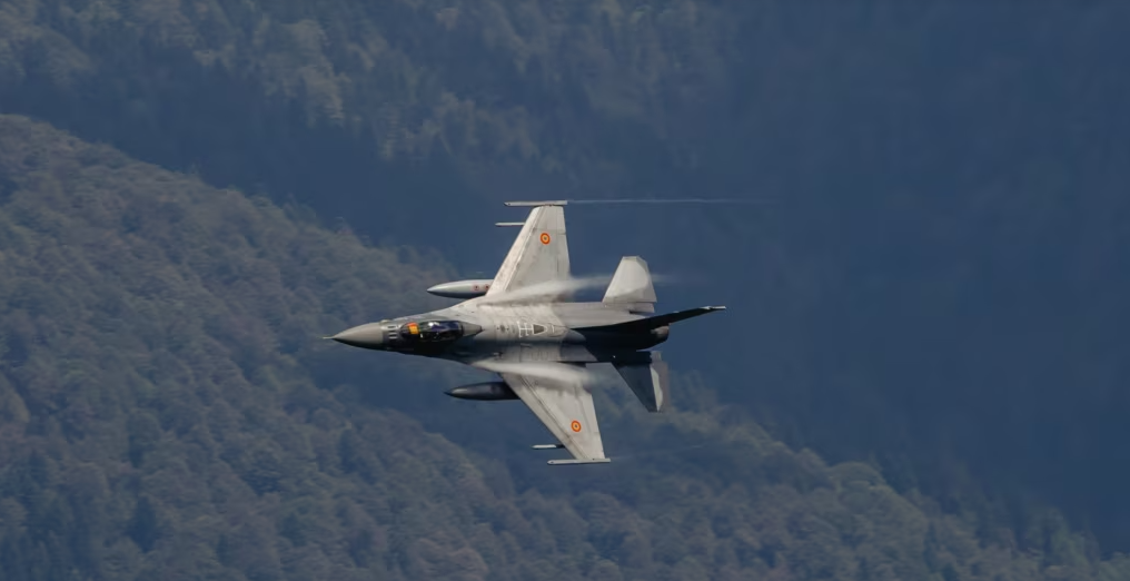 Rumania ngre avionët pasi iu shkel hapësira ajrore gjatë një sulmi rus në Ukrainë