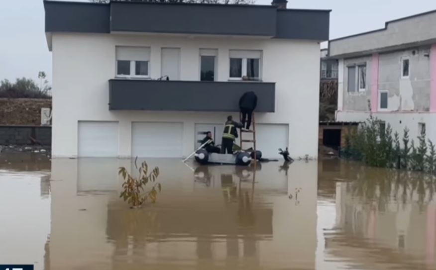 Situatë e rëndë nga vërshimet në Ferizaj, evakuohen disa banorë