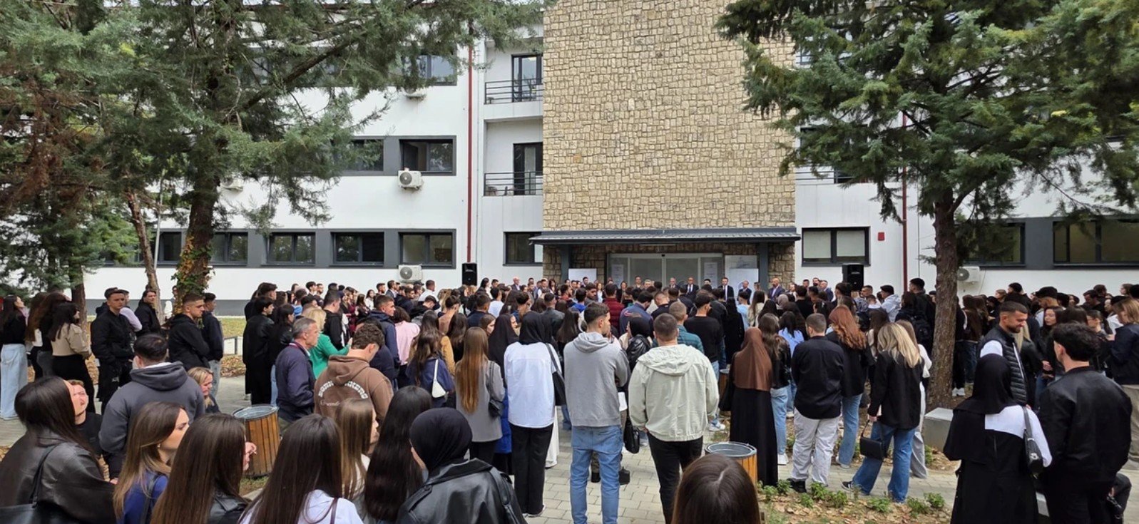 Universiteti 