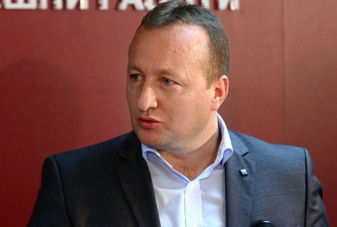 “Safarët e snajperëve në Sarajevë”, Nuhiu: Italia mund të kërkojë arrestimin e Vuçiç