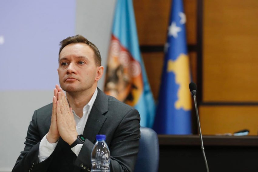 “Ne do të garojmë në zgjedhje veç me emrin tonë”, Zogaj sqaron bashkëpunimin me Nismën e grupe të tjera politike