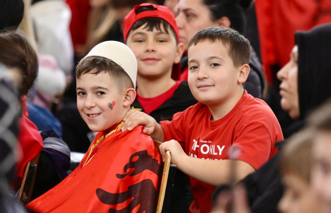 Shqiptarët në Maqedoninë e Veriut festojnë 28 Nëntorin
