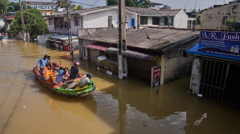 Shkon në 212 numri i viktimave nga përmbytjet në Sri Lanka, 218 të zhdukur