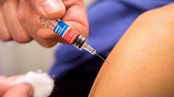 ​Vaksinim antigrip falas në shtëpi për pacientët kronikë në Shqipëri