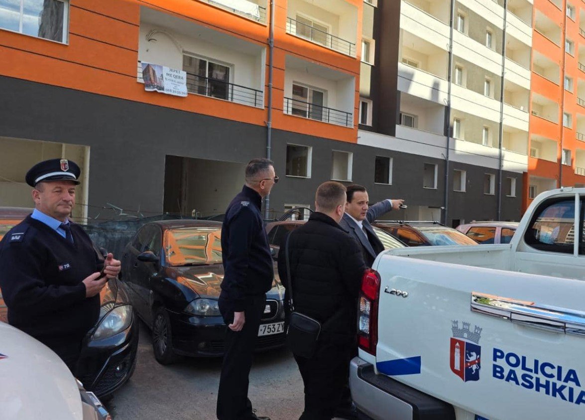 Mbi 4000 m² pa leje në një pallat në zonën e Astirit në Tiranë, ndalohet ndërtuesi
