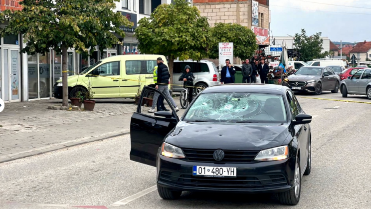 Incidenti në Komoran, të dyshuarit në mbajtje – në veturë u gjetën shufër metali e sëpatë