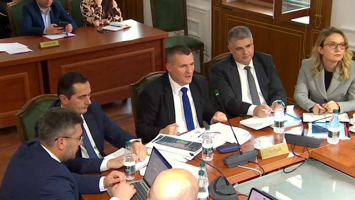 “Bashkëpunimi me Policinë? Ka shumë për të bërë!”- Altin Dumani nxit qytetarët të denoncojnë korrupsionin në rrugë anonime