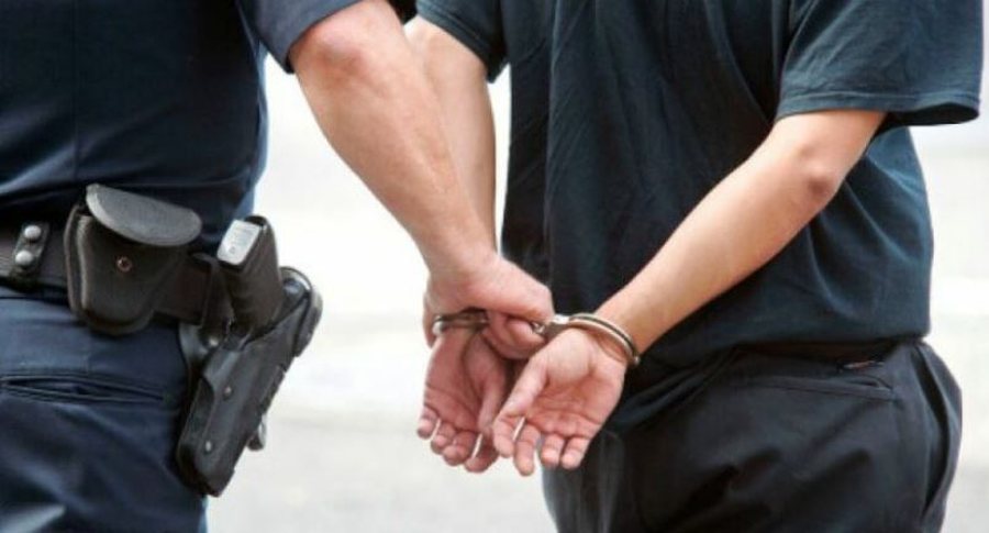 Trajneri i njohur dhe 3 lojtarë në pranga, bashkëpunonin me grupe mafioze