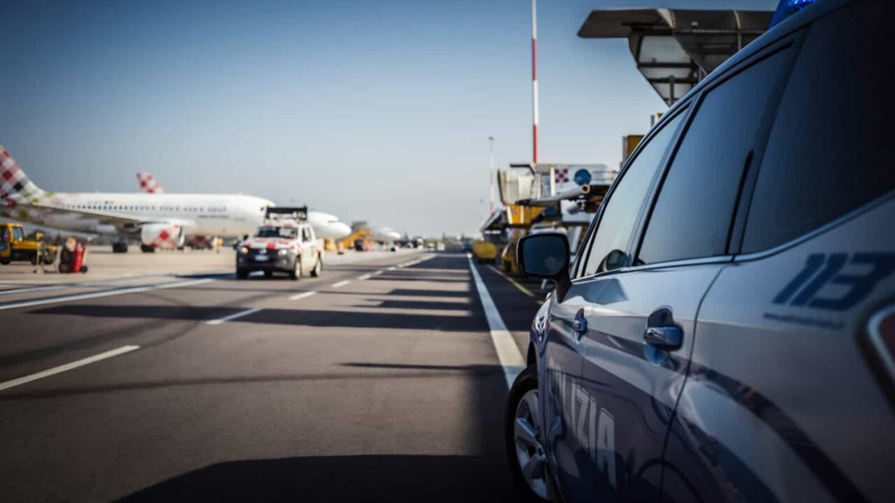 I vodhi pronarit grek 130 mijë euro dhe u arratis, kapet pas 1 viti shqiptari në Itali. 41-vjeçari po hipte në avion drejt Tiranës kur…