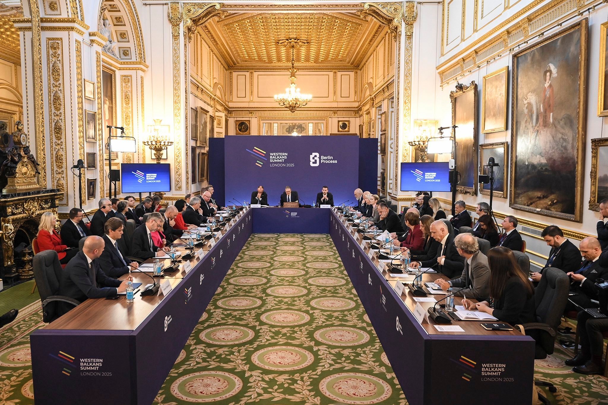 Samiti i Berlinit në Londër: Mbretëria e Bashkuar konfirmoi rolin kyç në mbështetjen e Kosovës, analistët flasin për ndikim rajonal
