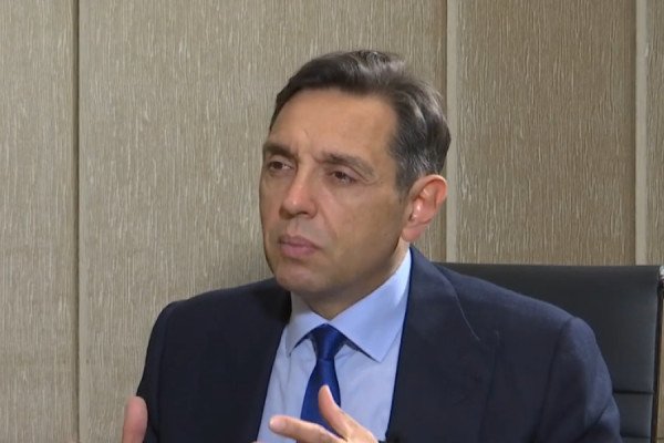 ​Shoqëria historike ruse e themeluar në Serbi, Vulin shpall 'luftën për botën serbe'