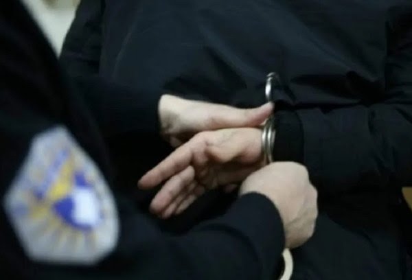 Arrestohen tre persona për kultivimin të narkotikëve në Pejë