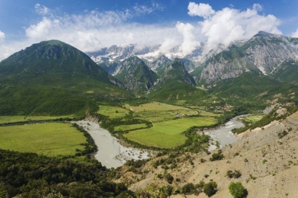 Zbuloni lumin Vjosa – destinacioni i ri i UNESCO-s për ekoturizëm