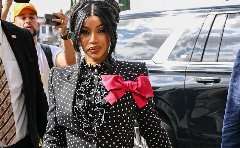 “Më çau fytyrën me thonj dhe më pështy”- Cardi B lirohet nga akuzat për sulm ndaj rojes së sigurisë