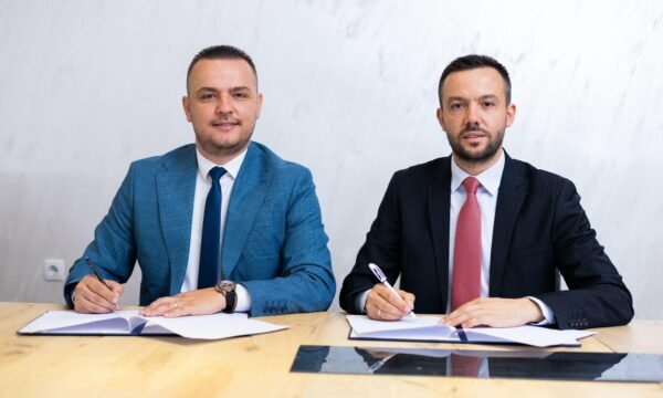 Zyrtarizohet koalicioni PDK-AKR në Mitrovicë