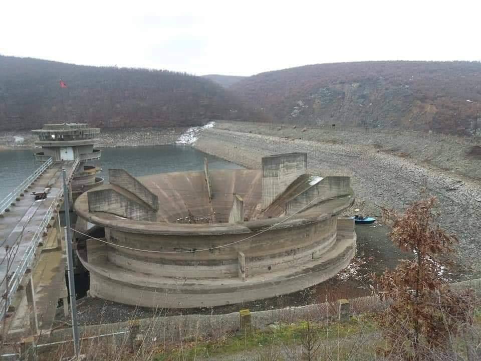 Nivel i lartë i manganit në Badoc, IKShPK bën thirrje: Mos e përdorni ujin për pije