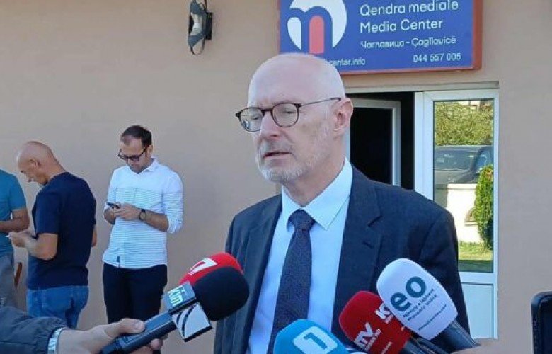 Ambasadori francez: Kushtetuta dhe dialogu, çelësi i së ardhmes së Kosovës