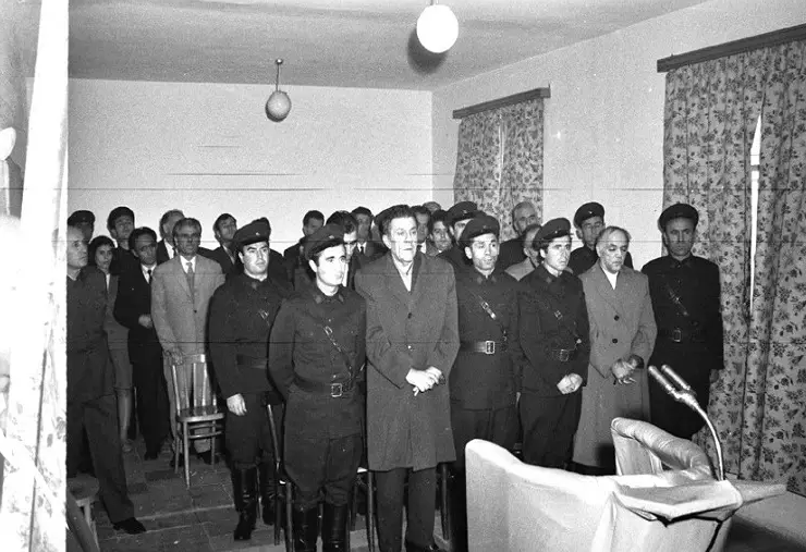 Zbulohet dokumenti i Sigurimit, me ngjarjen që tronditi Tiranën! Emrat e 15 të arrestuarve: Nga krushku i Enver Hoxhës...