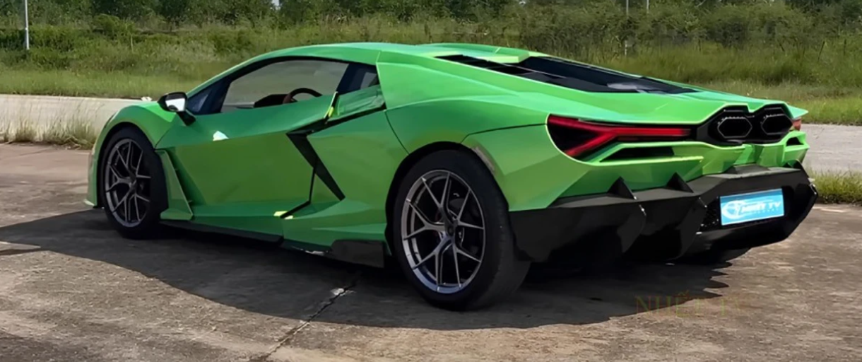 Lamborghini i bërë nga Nissan i vjetër kënaq entuziastët e veturave