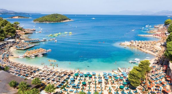 ​2,3 milionë vizitorë të huaj gjatë gushtit