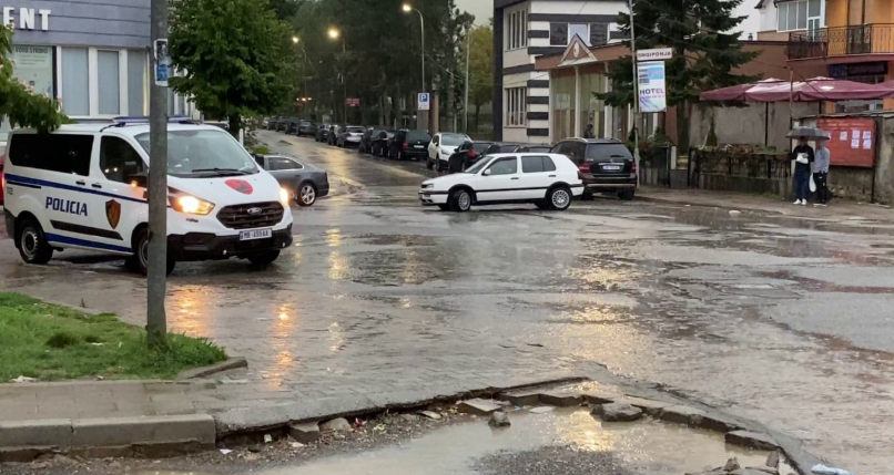 Pas disa muajsh thatësire dhe temperaturash të larta, nisin reshjet e shiut në Kukës