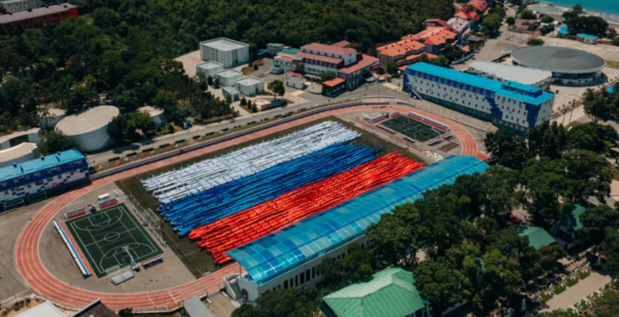 Kampi rus ku fëmijët e rrëmbyer ukrainas besohet se prodhuan dronë