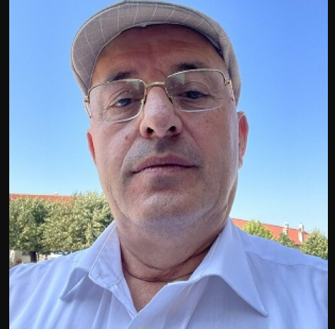 Vogëlia dhe paria...