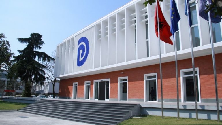 PD letër ambasadave në Tiranë: Të monitorohet procesi në Gjykatën e Lartë, po tentohen të lirohen zyrtarët e korruptuar