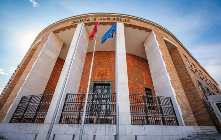 BSH për tensionet gjeopolitike: Duhet kujdes dhe ruajtje e rezervave për t’u përballur me pasojat