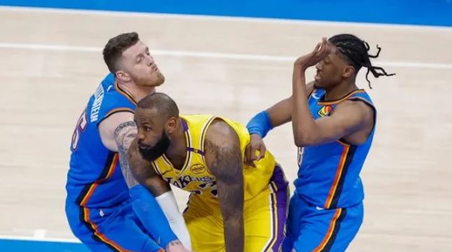 Oklahoma “leksion” Lakers dhe komandon renditjen