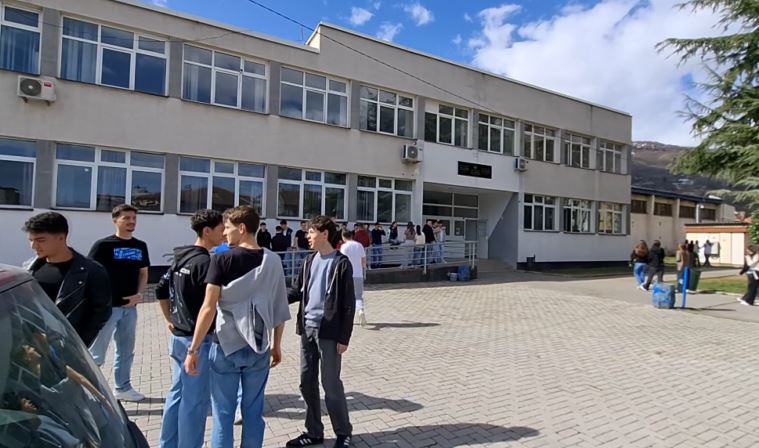 Mbi 90% e shkollave në rajonin e Tetovës pa psikologë, sociologë, dhe defektologëve