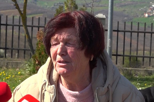 ​Mes lotëve e dhimbjes dëshmitarët dhe familjarët e të vrarëve kujtojnë masakrën e Rezallës