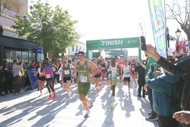 Përfundon “Green Half Marathon 2026”, 800 garues nga 40 shtete në Berat